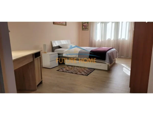 Tirane, jepet me qera apartament 2+1+Ballkon Kati 3, 80 m² 750 € (Mine Peza)
