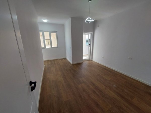 Tirane, shitet apartament 2+1 Kati 5, 90 m² 185.000 € (Rruga e Dibres)