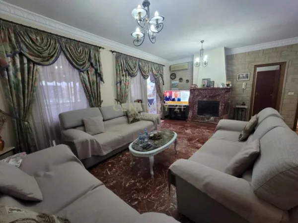 Tirane, shes apartament 3+1+Aneks+Ballkon Kati 7, 180 m² 260.000 € (ATSH)