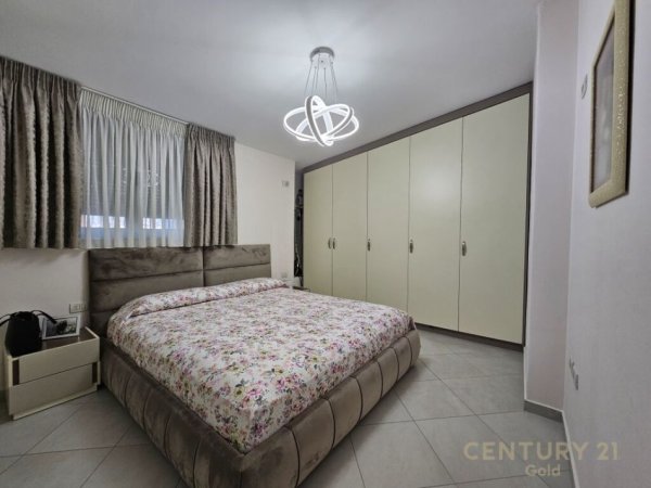 Tirane, shes apartament 2+1+Aneks+Ballkon Kati 5, 88 m² 160.000 € (Rruga Peti)