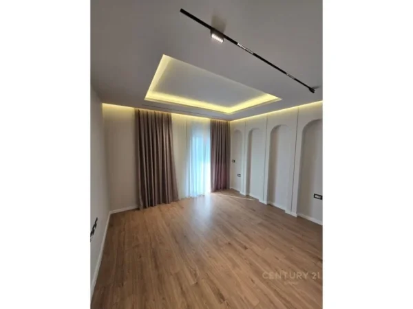 Tirane, shes apartament 1+1+Aneks+Ballkon Kati 3, 78 m² 215.680 € (Kopshti Zoologjik)