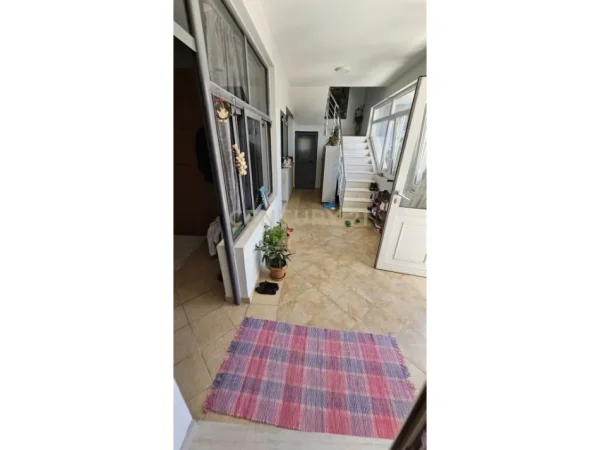 Tirane, shes Vile 3 Katshe Kati 3, 330 m² 450.000 € (Ali Dem)