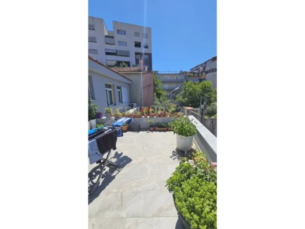 Tirane, shes Vile 3 Katshe Kati 3, 330 m² 450.000 € (Ali Dem)