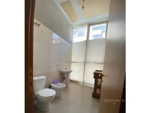 Tirane, shes ambjent biznesi Kati -1, 212 m² 455.000 € (ATSH)