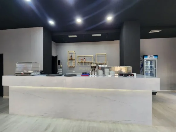 Tirane, shes bar-kafe Kati 0, 121 m² 363.000 € (ISH PARKU)