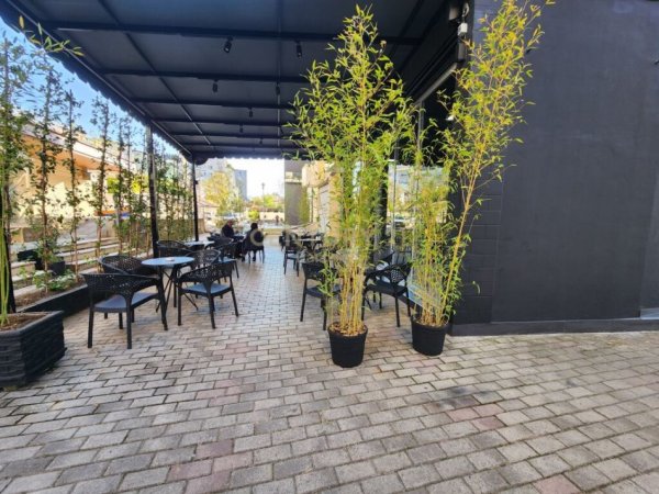 Tirane, shes bar-kafe Kati 0, 121 m² 363.000 € (ISH PARKU)