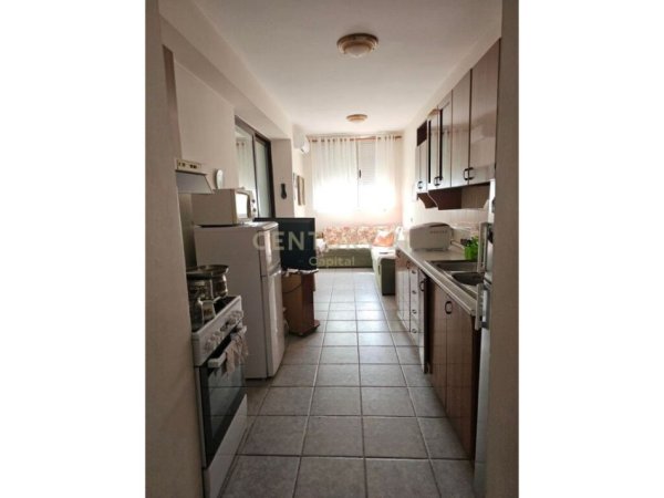 Tirane, jepet me qera apartament 3+1+Aneks+Ballkon Kati 8, 144 m² 900 € (Rruga Fortuzi)