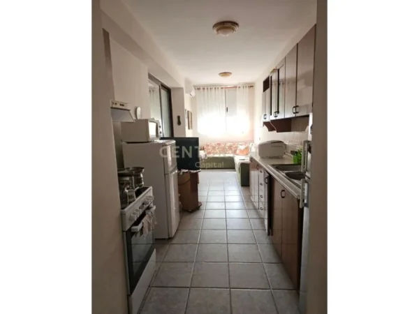 Tirane, jepet me qera apartament 3+1+Aneks+Ballkon Kati 8, 144 m² 900 € (Rruga Fortuzi)
