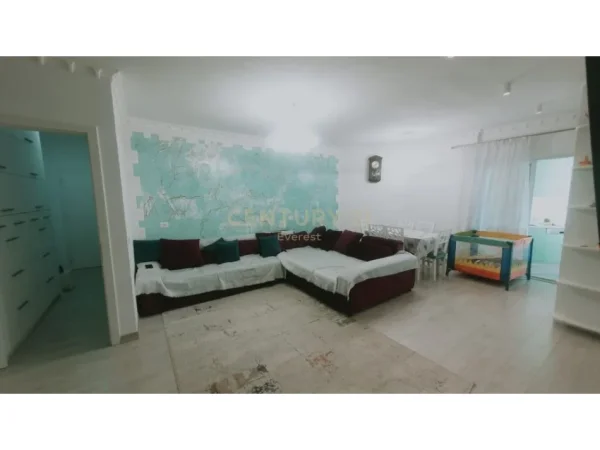 Tirane, jepet me qera apartament 2+1+Aneks+Ballkon Kati 6, 83 m² 600 € (Don Bosko)