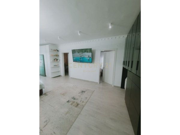 Tirane, jepet me qera apartament 2+1+Aneks+Ballkon Kati 6, 83 m² 600 € (Don Bosko)