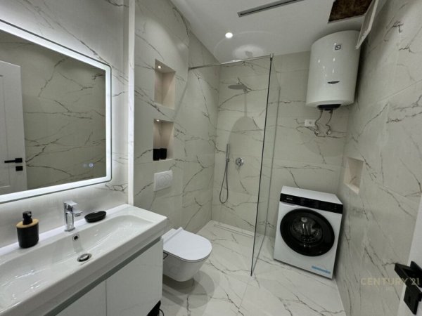 Tirane, jepet me qera apartament 2+1+Aneks+Ballkon Kati 2, 93 m² 1.000 € (Vilat selite)