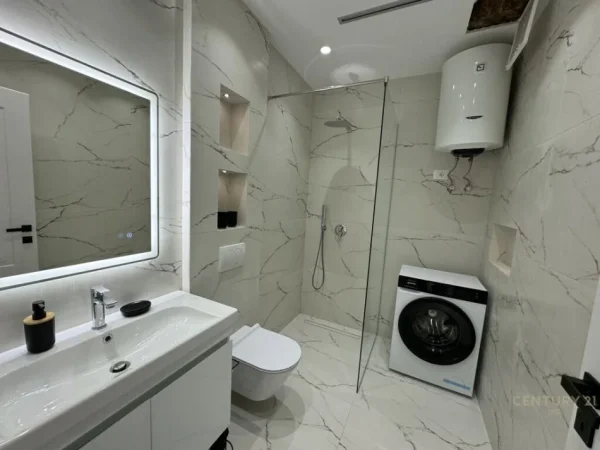 Tirane, jepet me qera apartament 2+1+Aneks+Ballkon Kati 2, 93 m² 1.000 € (Vilat selite)