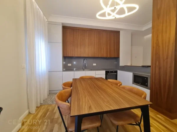 Tirane, jepet me qera apartament 2+1+Aneks+Ballkon Kati 1, 125 m² 1.800 € (Teg)