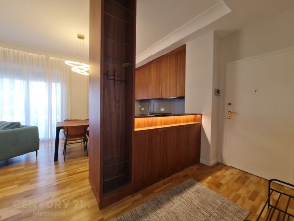 Tirane, jepet me qera apartament 2+1+Aneks+Ballkon Kati 1, 125 m² 1.800 € (Teg)