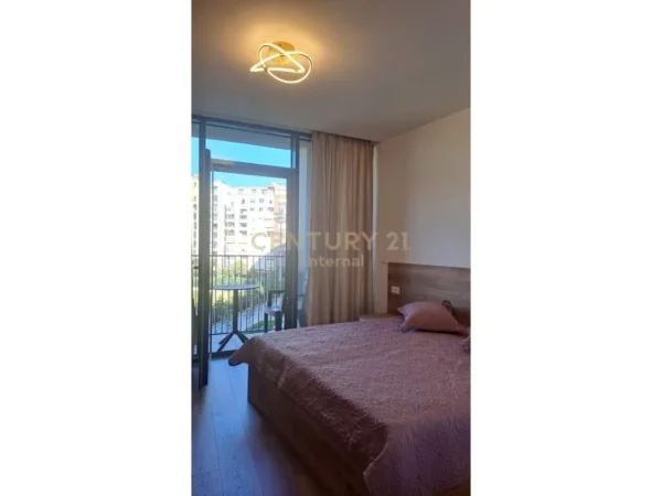 Tirane, jepet me qera apartament 1+1+Aneks+Ballkon Kati 3, 70 m² 1.000 € (Lake View)