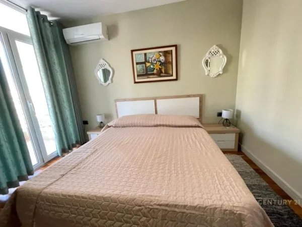 Tirane, jepet me qera apartament 2+1+Aneks+Ballkon Kati 5, 71 m² 800 € (Rruga e Kavajes)