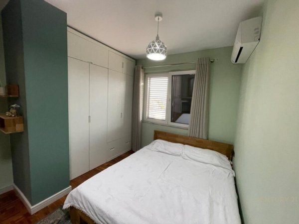 Tirane, jepet me qera apartament 2+1+Aneks+Ballkon Kati 5, 71 m² 800 € (Rruga e Kavajes)