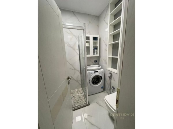 Tirane, jepet me qera apartament 2+1+Aneks+Ballkon Kati 5, 71 m² 800 € (Rruga e Kavajes)