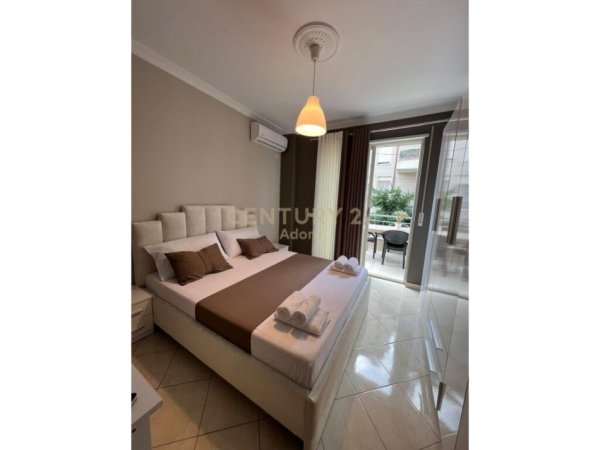 Tirane, jepet me qera apartament 1+1+Aneks+Ballkon Kati 2, 80 m² 600 € (Liqeni i Thate)