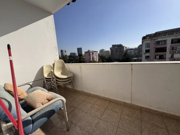 Tirane, jepet me qera zyre Kati 6, 110 m² 1.400 € (Bllok)