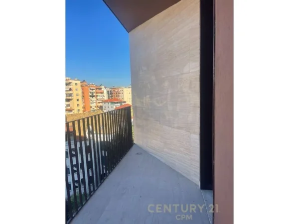 Tirane, jepet me qera zyre Kati 6, 94 m² 1.300 € (Altana ,Rruga e Kosovareve)