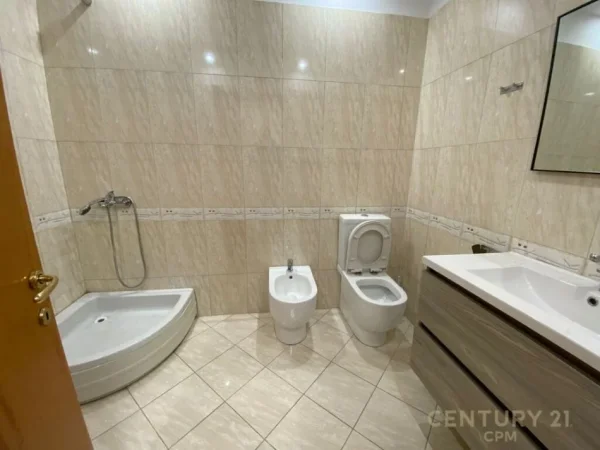 Tirane, jepet me qera zyre Kati 5, 104 m² 1.900 € (Kullat Binjale)