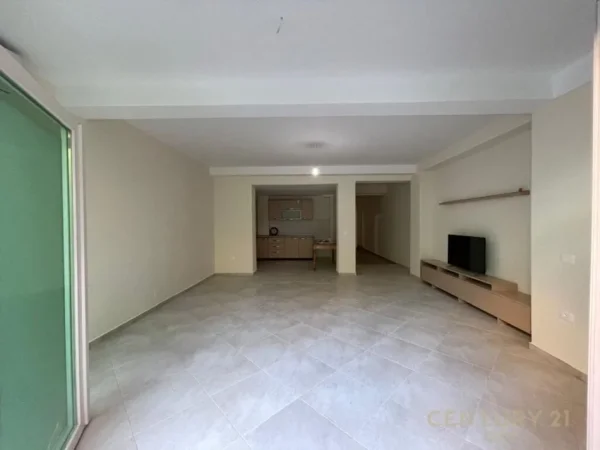 Tirane, jepet me qera zyre Kati 0, 189 m² 700 € (Rruga e Elbasanit)