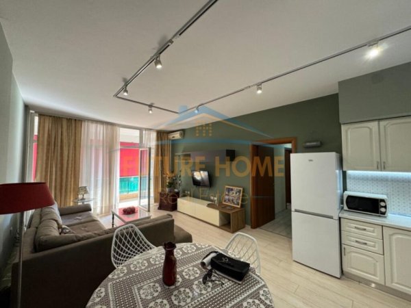 Tirane, jepet me qera apartament 2+1+Ballkon Kati 3, 114 m² 750 € (Rruga e Elbasanit)