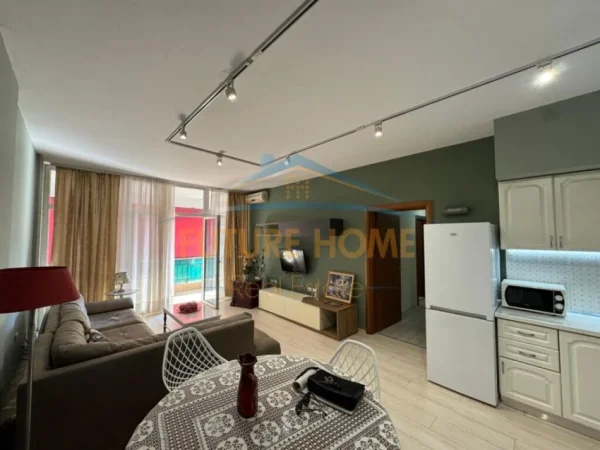 Tirane, jepet me qera apartament 2+1+Ballkon Kati 3, 114 m² 750 € (Rruga e Elbasanit)