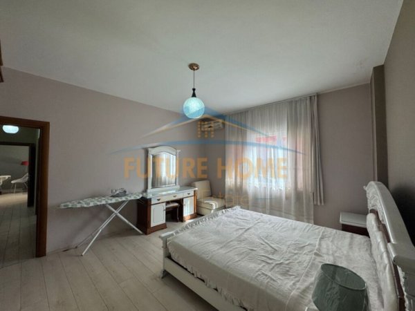 Tirane, jepet me qera apartament 2+1+Ballkon Kati 3, 114 m² 750 € (Rruga e Elbasanit)