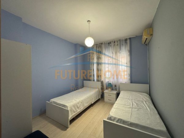Tirane, jepet me qera apartament 2+1+Ballkon Kati 3, 114 m² 750 € (Rruga e Elbasanit)