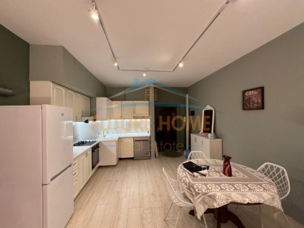 Tirane, jepet me qera apartament 2+1+Ballkon Kati 3, 114 m² 750 € (Rruga e Elbasanit)