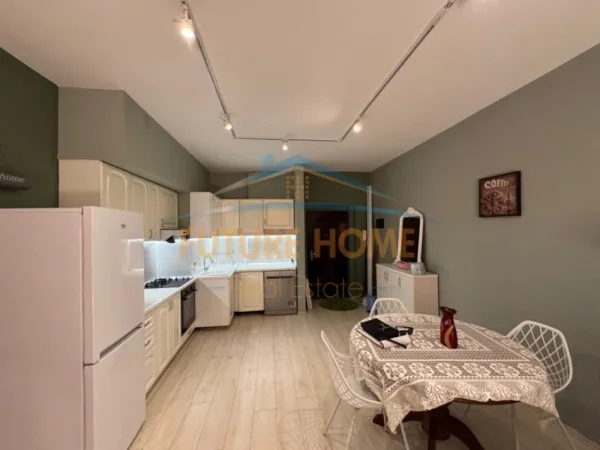 Tirane, jepet me qera apartament 2+1+Ballkon Kati 3, 114 m² 750 € (Rruga e Elbasanit)