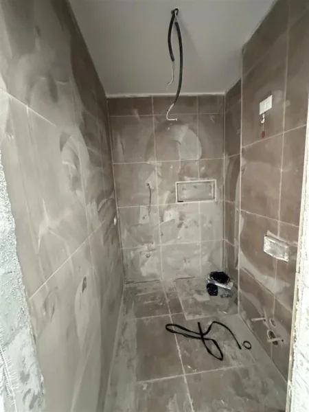 Tirane, jepet me qera zyre Kati 2, 63 m² 750 € (Rruga Kosovareve)