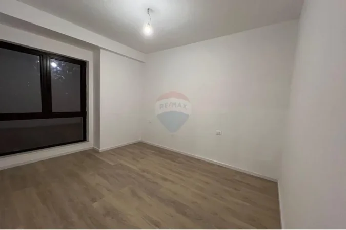 Tirane, jepet me qera apartament 2+1 , 99 m² 700 € (Myslym Shyri)
