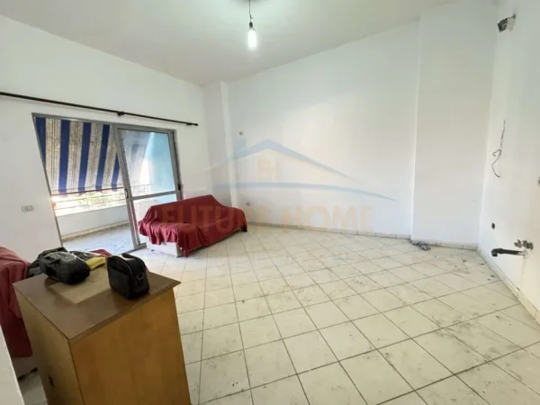 Tirane, shitet apartament 2+1 Kati 1, 119 m² 125.000 € (Unaza e Re)