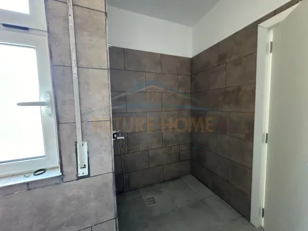 Durres, shitet apartament 2+1+Ballkon Kati 2, 100 m² 85.000 € (Stadiumi Niko Dovana, Durres)