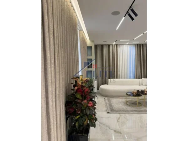 Tirane, shitet apartament 2+1+Ballkon , 119 m² 230.000 € (Bulevardi i Ri)