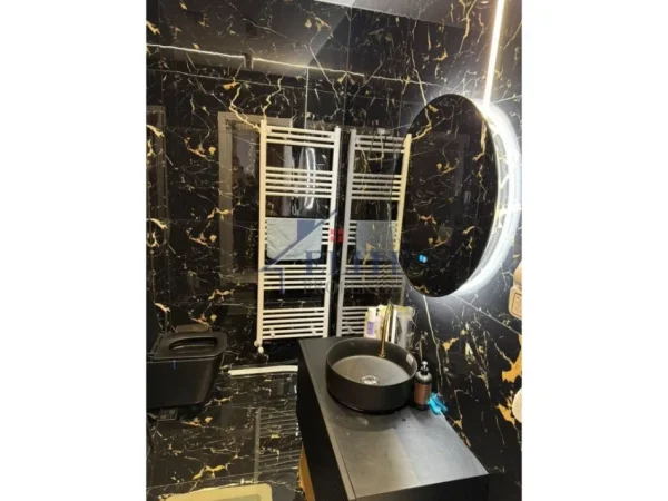 Tirane, shitet apartament 2+1+Ballkon , 119 m² 230.000 € (Bulevardi i Ri)