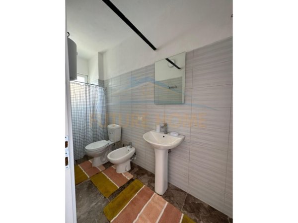 Durres, jepet me qera apartament 3+1 , 101 m² 400 € (ISH URT)