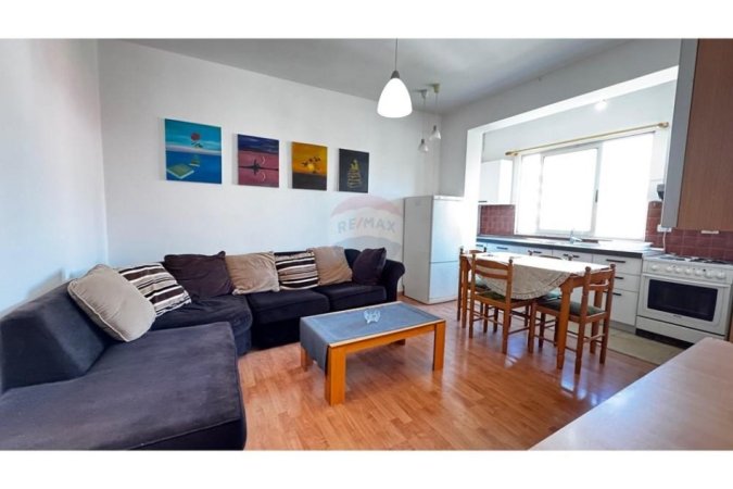 Tirane, jepet me qera apartament 2+1 Kati 4, 70 m² 550 € (Pazari i ri)