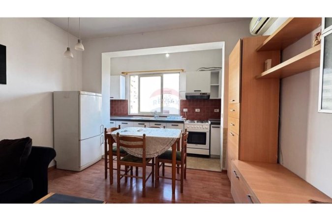 Tirane, jepet me qera apartament 2+1 Kati 4, 70 m² 550 € (Pazari i ri)