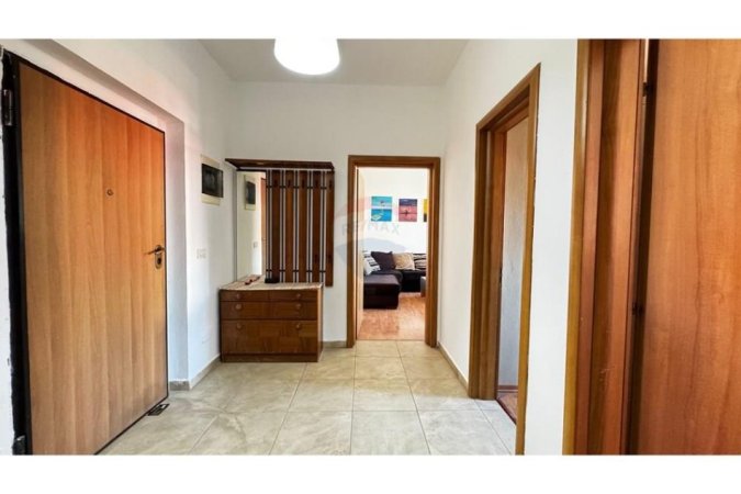 Tirane, jepet me qera apartament 2+1 Kati 4, 70 m² 550 € (Pazari i ri)