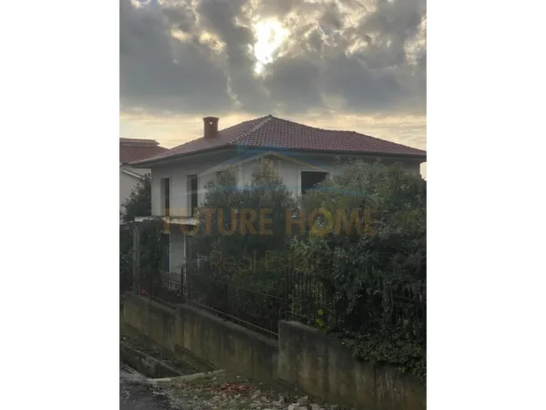 Durres, shitet Vile 2 Katshe Kati 2, 1.105 m² 140.000 € (MAMINAS,DURRES)