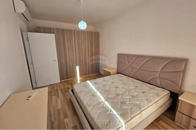 Tirane, jepet me qera apartament 1+1 Kati 5, 70 m² 500 € (Teodor keko)