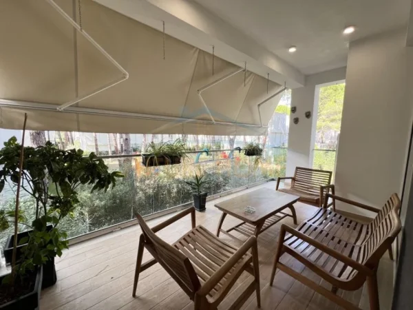 Durres, shitet apartament 2+1 Kati 2, 100 m² 320.000 € (GJIRI I LALZIT)