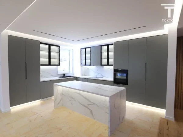 Tirane, jepet me qera Vile , 1.400 m² 5.000 € 