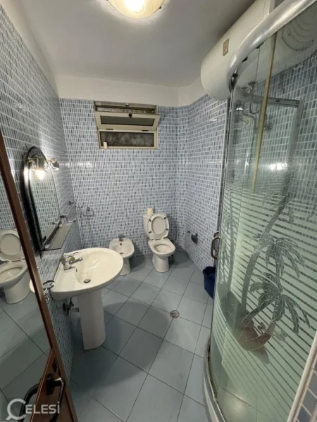 Tirane, jepet me qera apartament 2+1+Aneks Kati 5, 71 m² 650 € (21 dhjetori , rruga e kavajes)