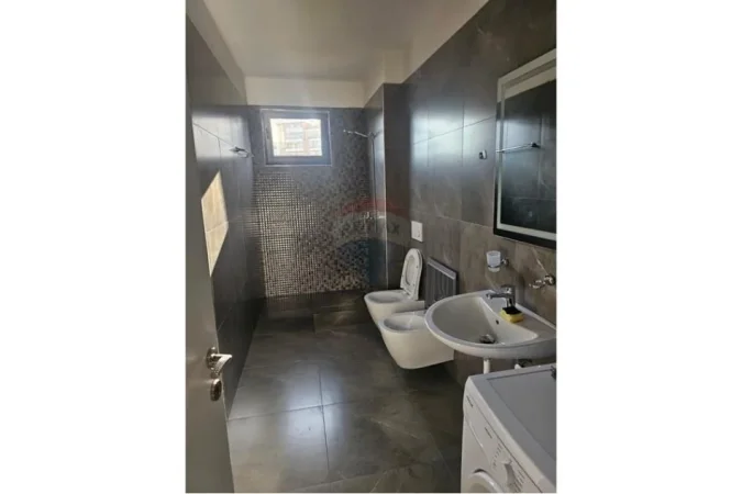 Tirane, jepet me qera apartament 1+1 Kati 3, 70 m² 500 € (Astir)