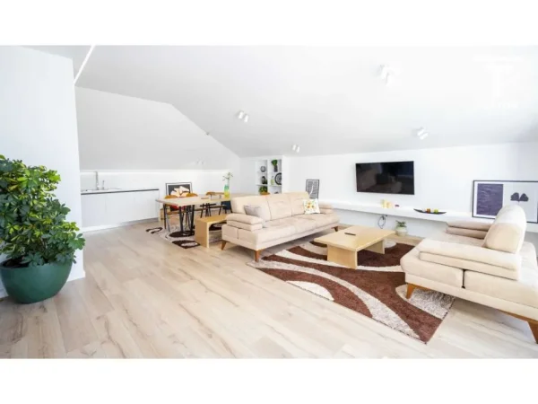 Tirane, shitet apartament 3+1 Kati 6, 197 m²